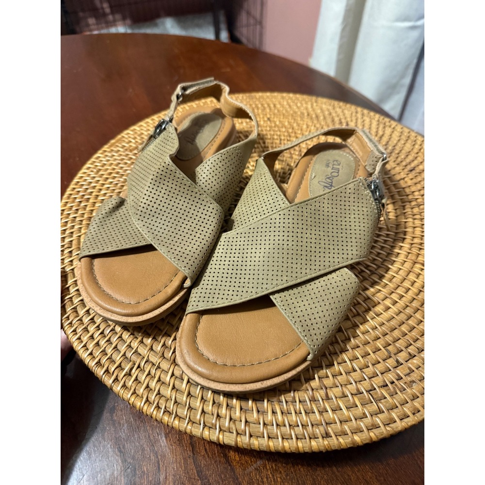 EuroSoft by Sofft Womens Perforated Tan Crisscross Slingback Sandals 6.5M